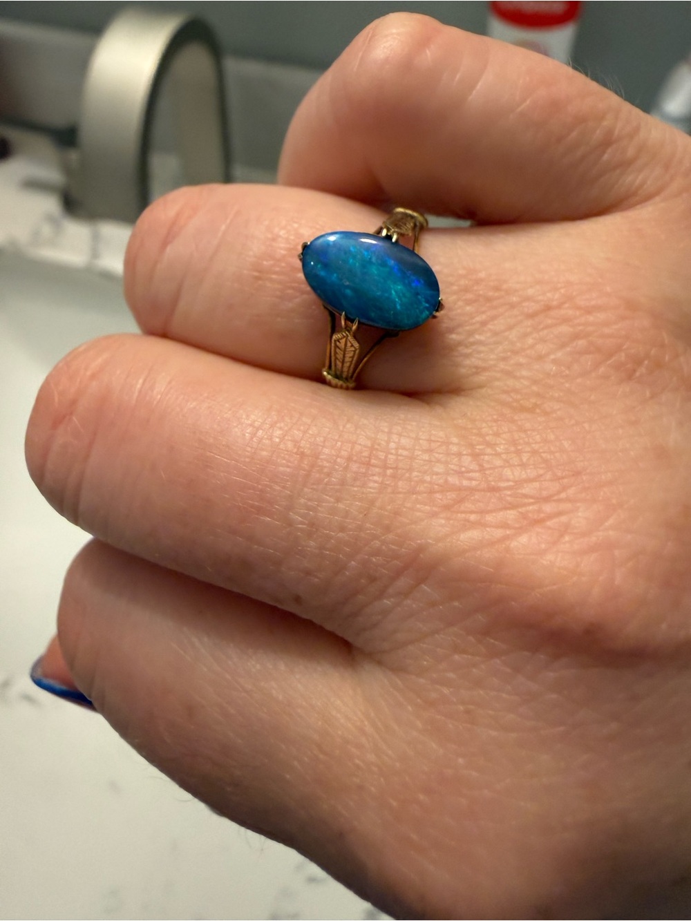 14 kt gold opal ring